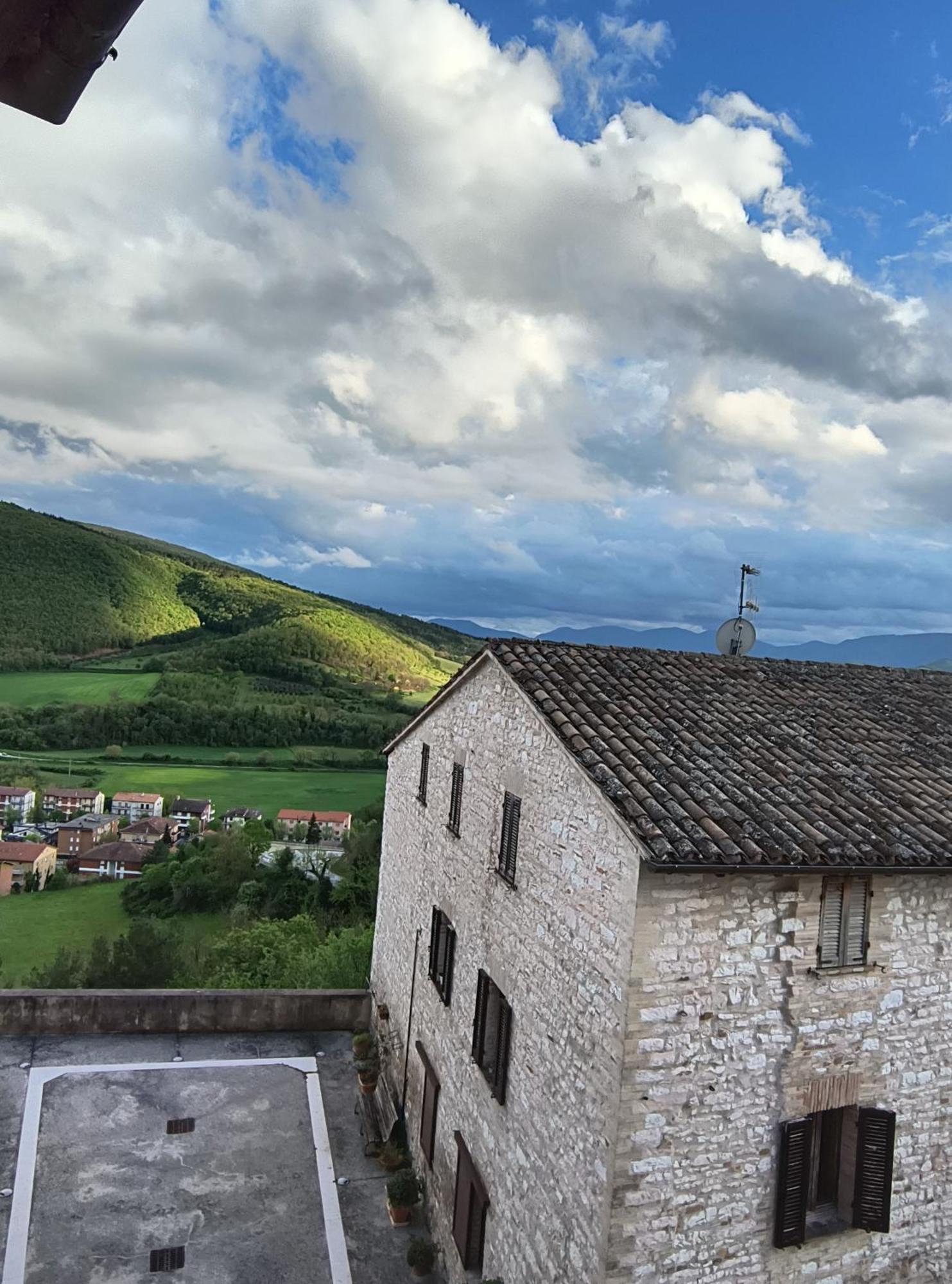 Degli Alessandri House Sassoferrato Exterior foto